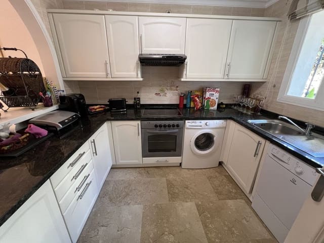 3 soverom Hus til salgs i El Paraiso, Estepona med svømmebasseng - € 595 000 (Ref: 9185323)