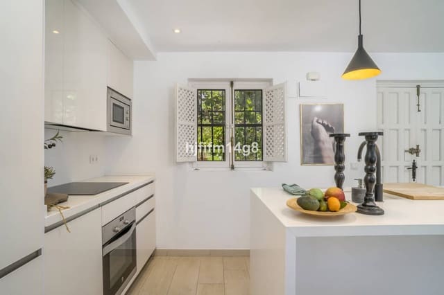 2 soverom Hus til salgs i Nueva Andalucia, Marbella med svømmebasseng - € 490 000 (Ref: 9185325)