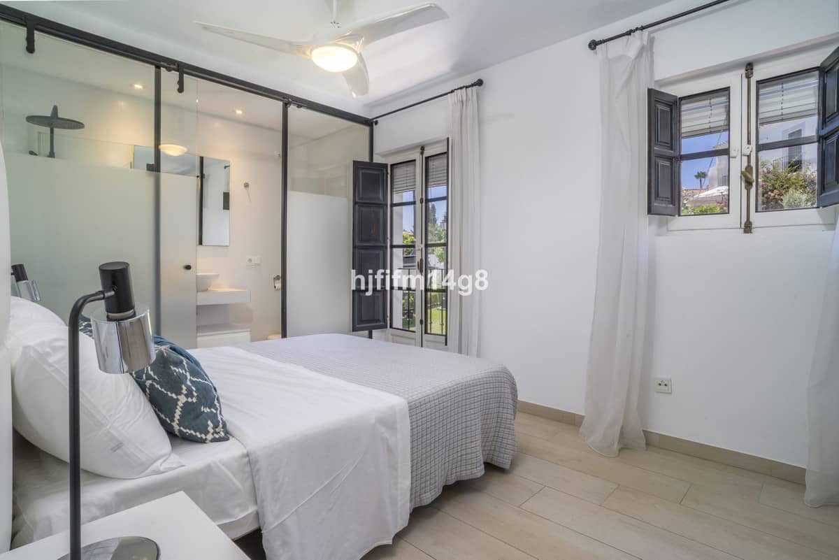 2 soverom Hus til salgs i Nueva Andalucia med svømmebasseng - € 490 000 (Ref: 9185325)