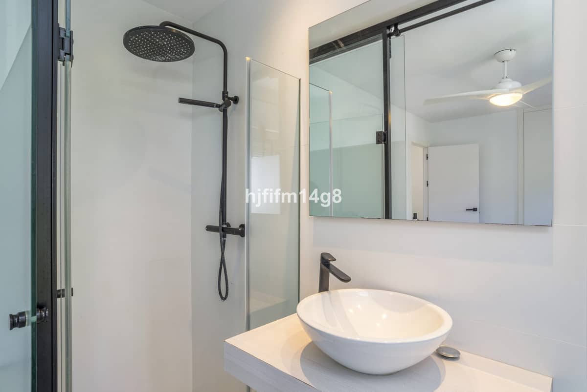 2 soverom Hus til salgs i Nueva Andalucia med svømmebasseng - € 490 000 (Ref: 9185325)