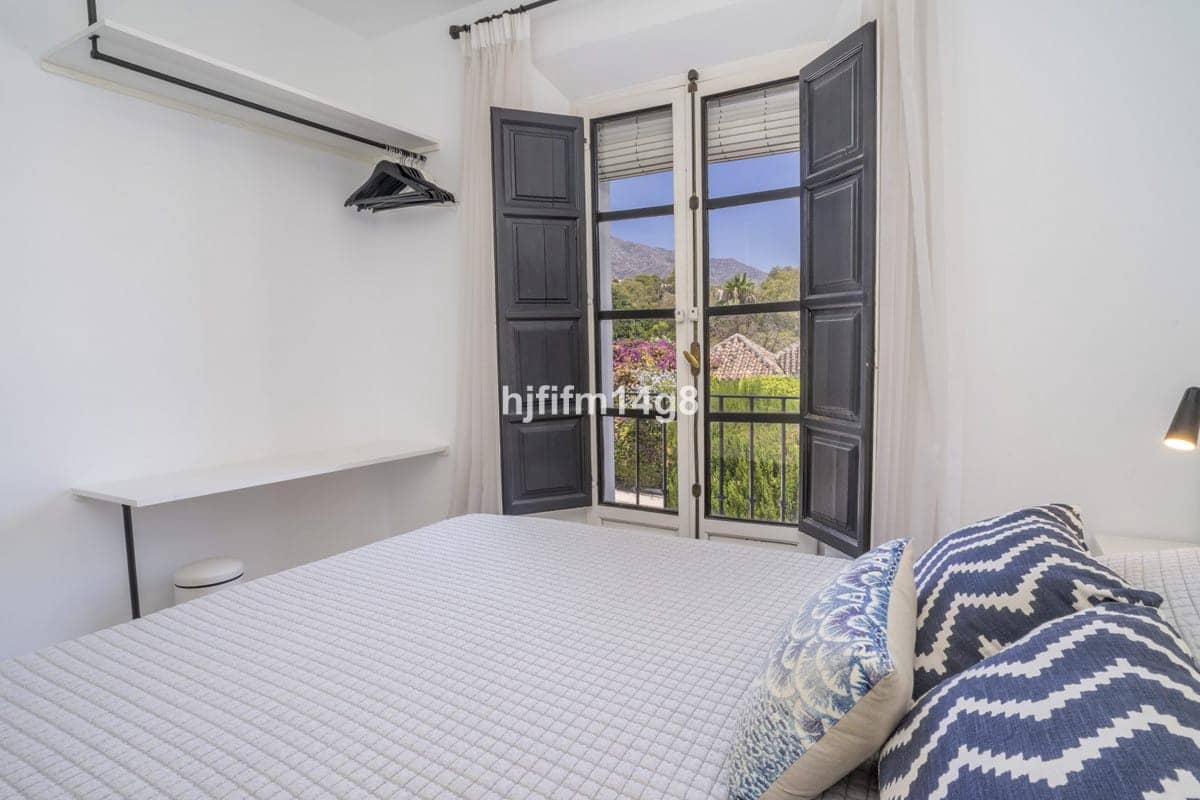 2 soverom Hus til salgs i Nueva Andalucia med svømmebasseng - € 490 000 (Ref: 9185325)