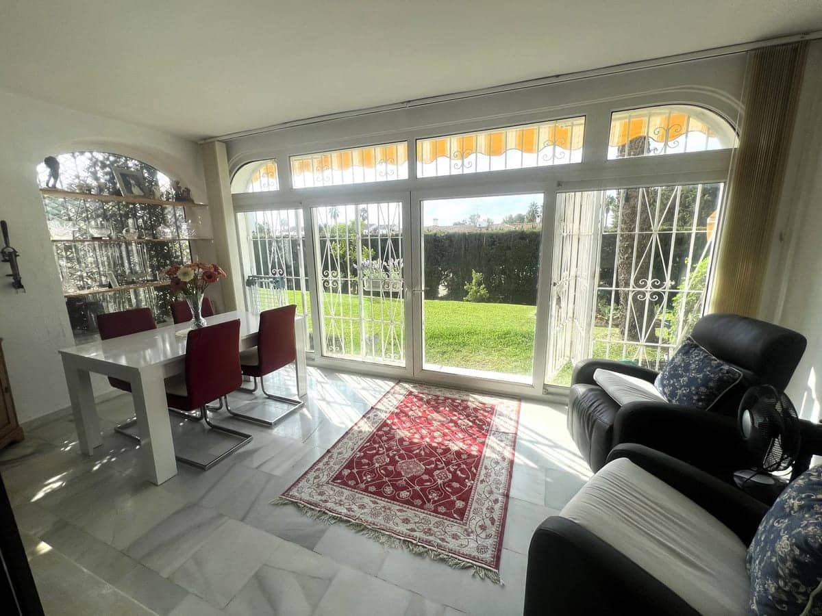 2 soveværelse Lejlighed til salg i El Paraiso med swimmingpool - € 358.000 (Ref: 9185326)