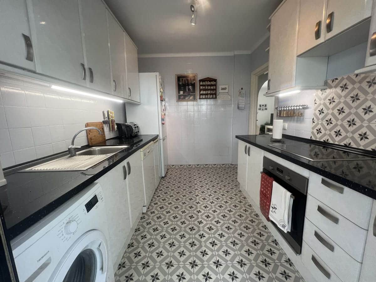 2 soveværelse Lejlighed til salg i El Paraiso med swimmingpool - € 358.000 (Ref: 9185326)