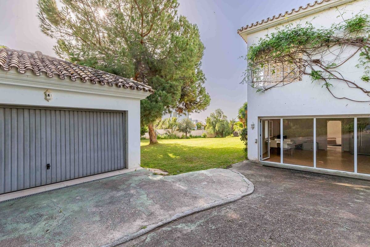 5 slaapkamer Villa te koop in Benahavis met zwembad - € 1.750.000 (Ref: 9192287)
