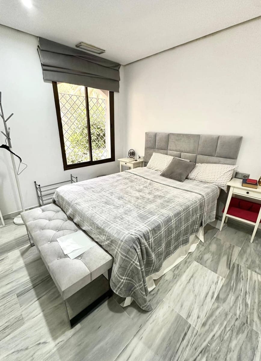 3 bedroom Apartment for sale in Marbella with pool - € 399,990 (Ref: 9217295)