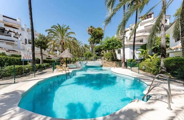 3 bedroom Apartment for sale in Marbella with pool - € 399,990 (Ref: 9217295)