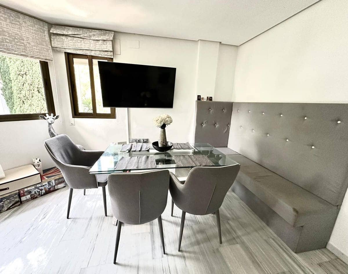 3 bedroom Apartment for sale in Marbella with pool - € 399,990 (Ref: 9217295)