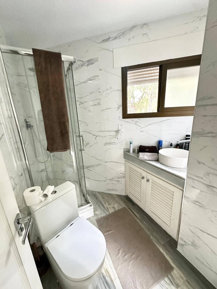 3 bedroom Apartment for sale in Marbella with pool - € 399,990 (Ref: 9217295)