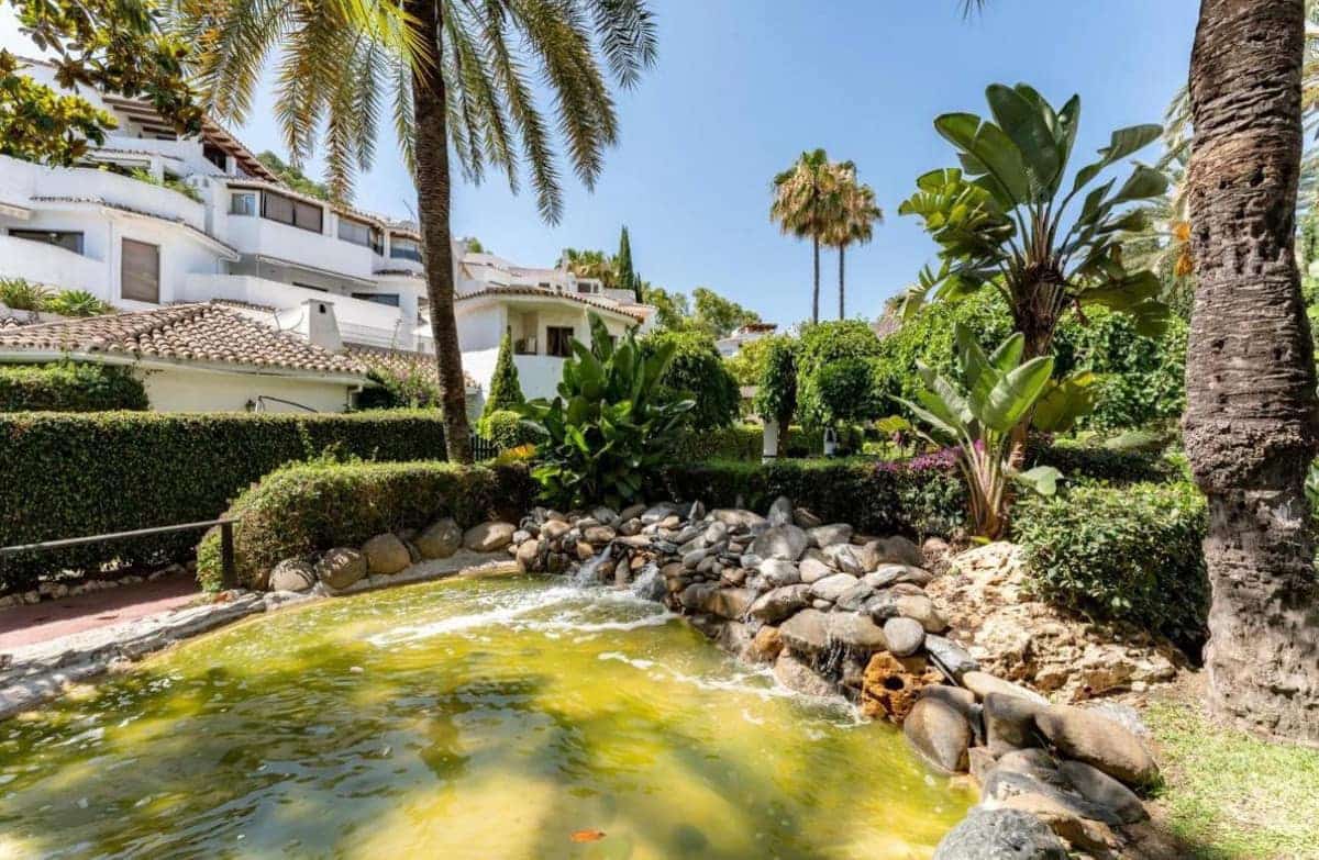 3 bedroom Apartment for sale in Marbella with pool - € 399,990 (Ref: 9217295)