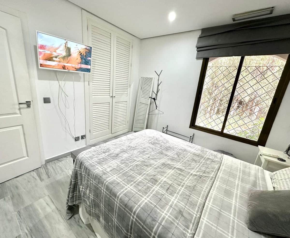 3 bedroom Apartment for sale in Marbella with pool - € 399,990 (Ref: 9217295)