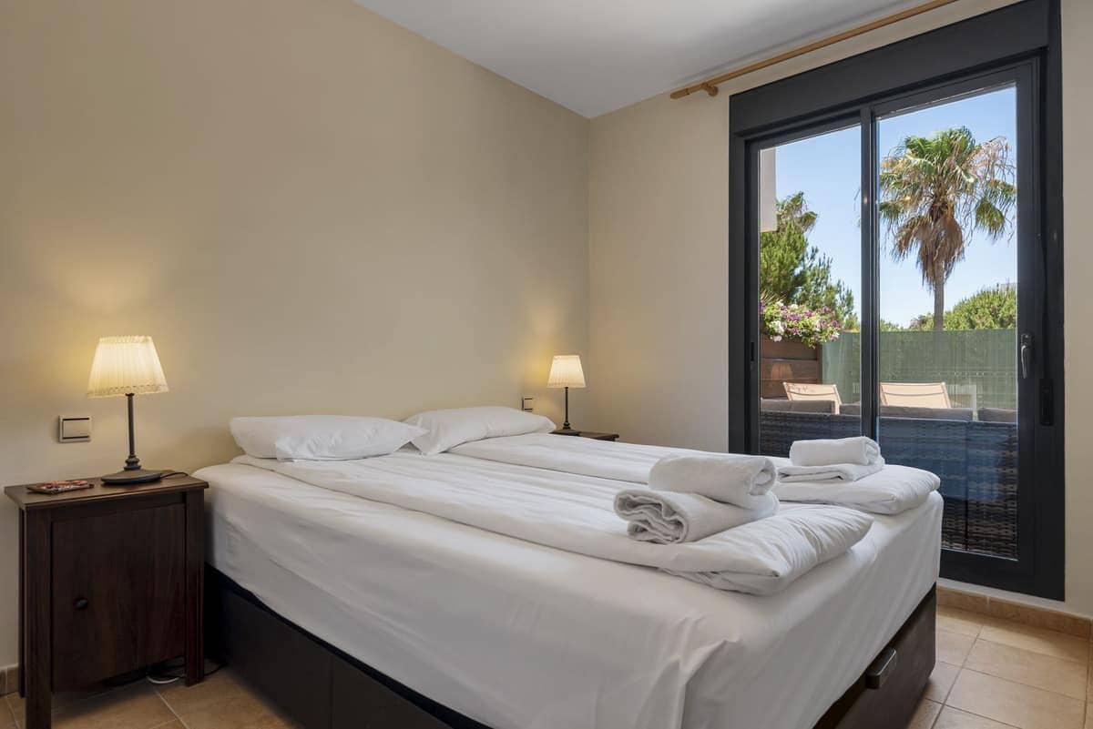 2 bedroom Apartment for sale in Mijas Costa with pool - € 385,000 (Ref: 9242859)