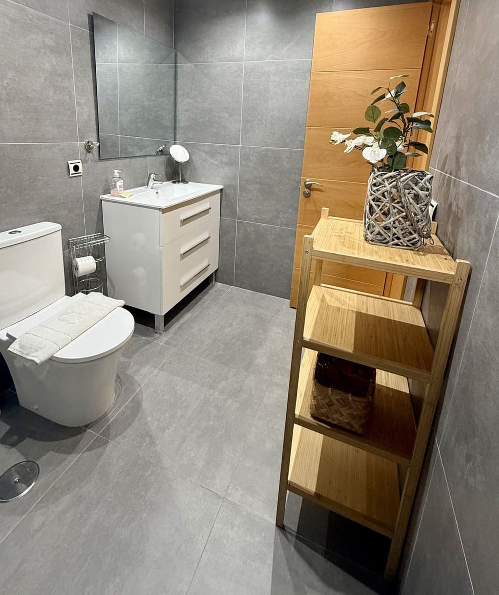 2 bedroom Apartment for sale in Mijas Costa with pool - € 385,000 (Ref: 9242859)