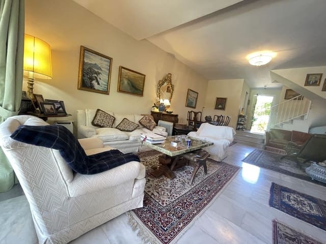 3 bedroom Semi-detached Villa for sale in Mijas Costa, Mijas with pool - € 595,000 (Ref: 9242862)