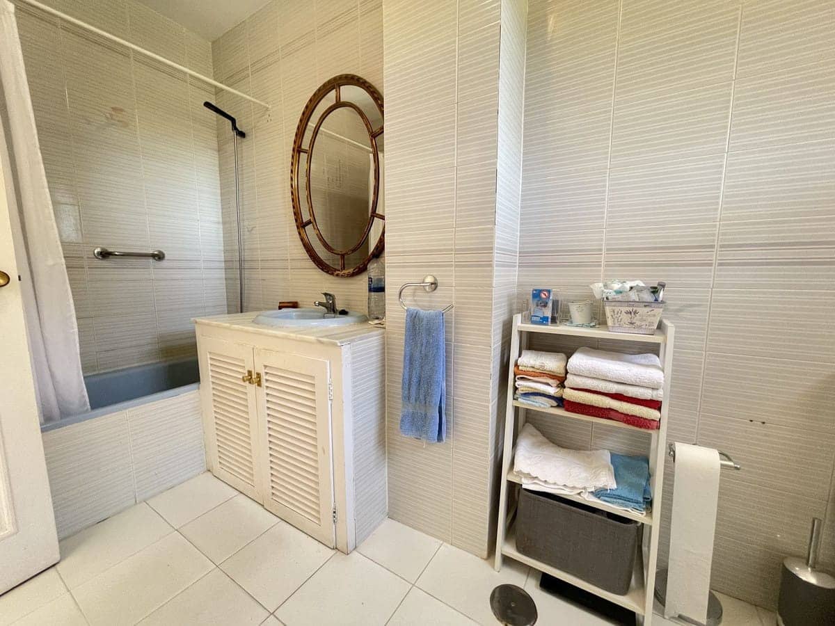 3 chambre Villa/Maison Semi-Mitoyenne à vendre à Mijas Costa avec piscine - 595 000 € (Ref: 9242862)