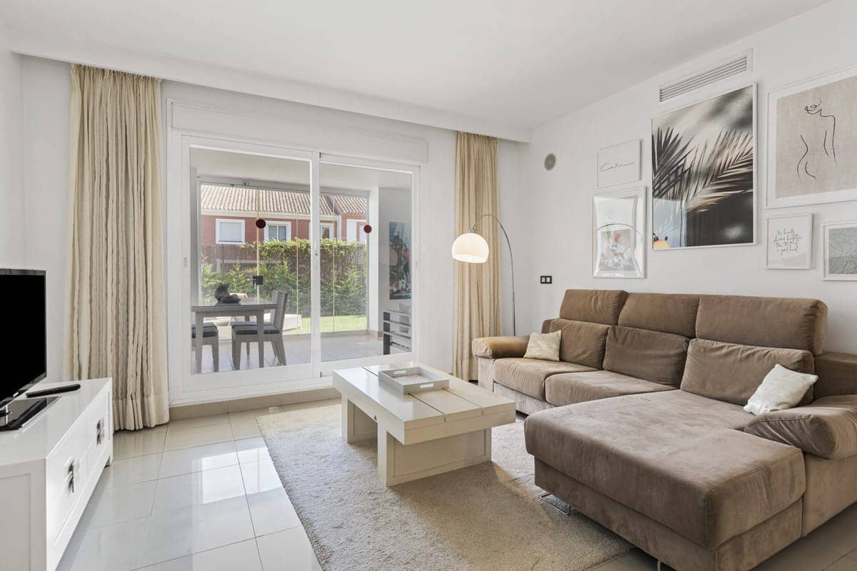 2 bedroom Apartment for sale in El Paraiso with pool - € 435,000 (Ref: 9276167)