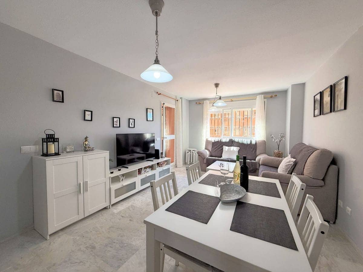 2 chambre Appartement à vendre à La Duquesa / Puerto de la Duquesa avec piscine - 268 000 € (Ref: 9347109)