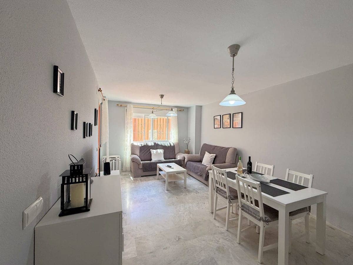 2 chambre Appartement à vendre à La Duquesa / Puerto de la Duquesa avec piscine - 268 000 € (Ref: 9347109)