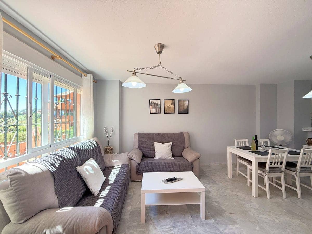 2 chambre Appartement à vendre à La Duquesa / Puerto de la Duquesa avec piscine - 268 000 € (Ref: 9347109)