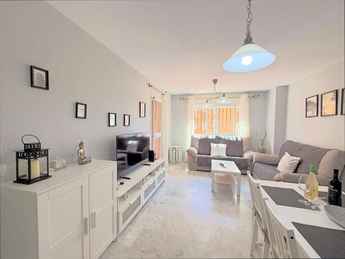 2 chambre Appartement à vendre à La Duquesa / Puerto de la Duquesa avec piscine - 268 000 € (Ref: 9347109)