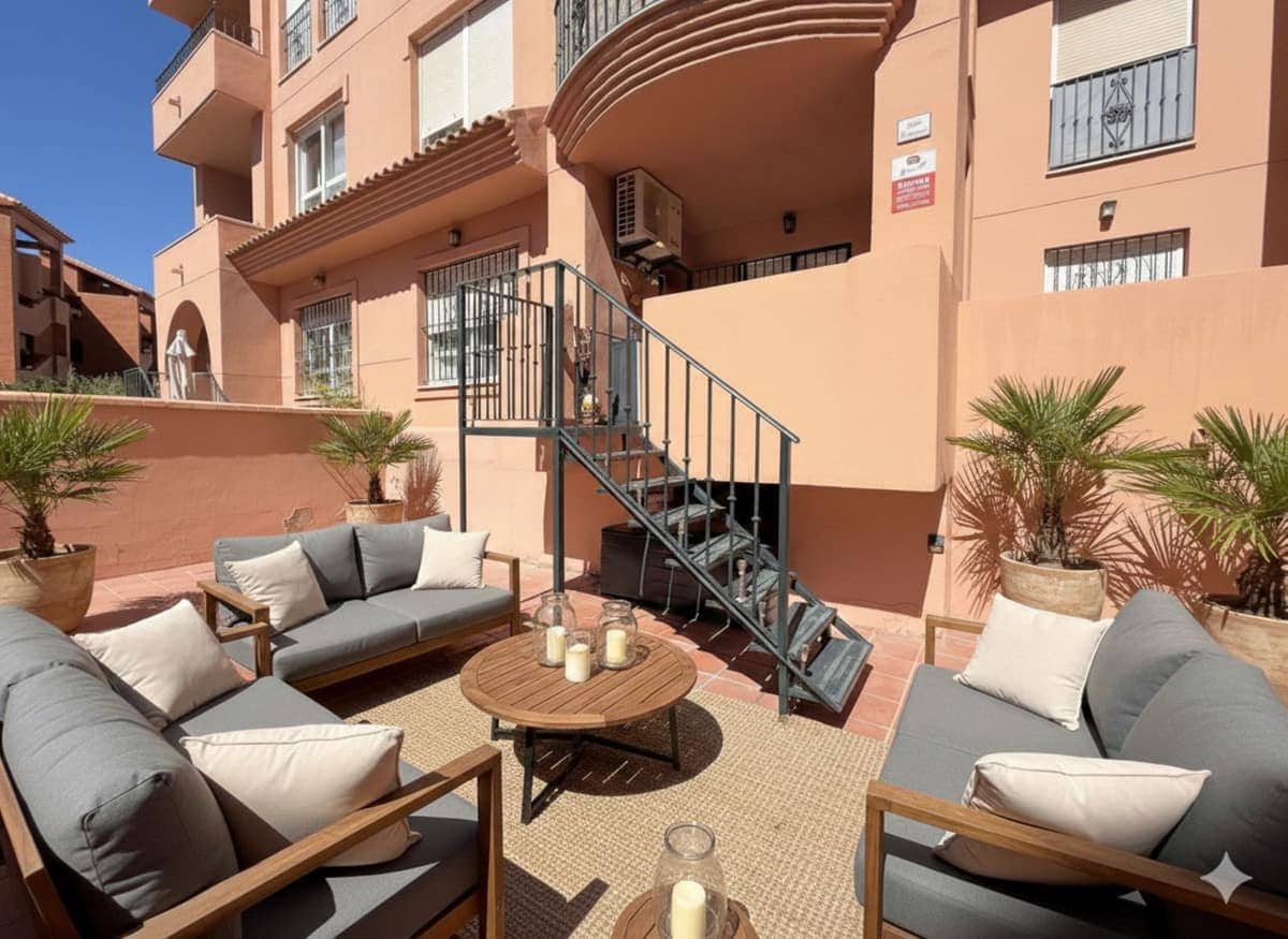 2 chambre Appartement à vendre à La Duquesa / Puerto de la Duquesa avec piscine - 268 000 € (Ref: 9347109)