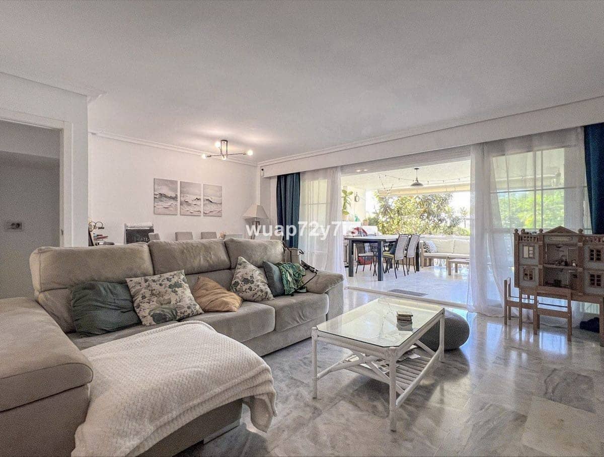 6 soverom Hus til salgs i El Paraiso med svømmebasseng - € 650 000 (Ref: 9347111)