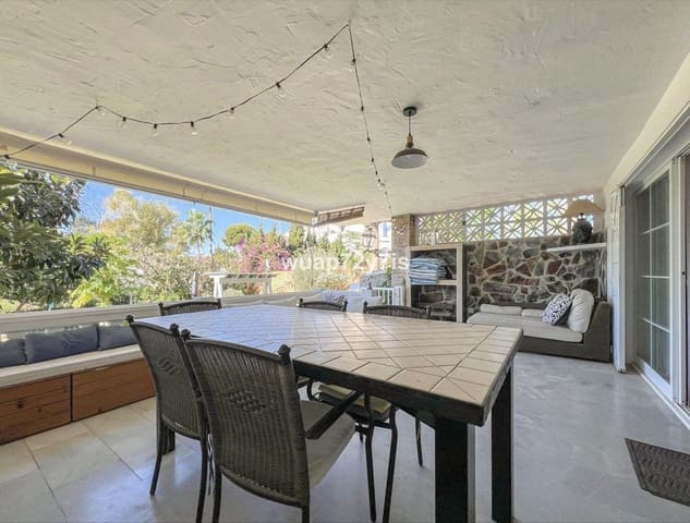 6 bedroom Townhouse for sale in El Paraiso, Estepona with pool - € 650,000 (Ref: 9347111)