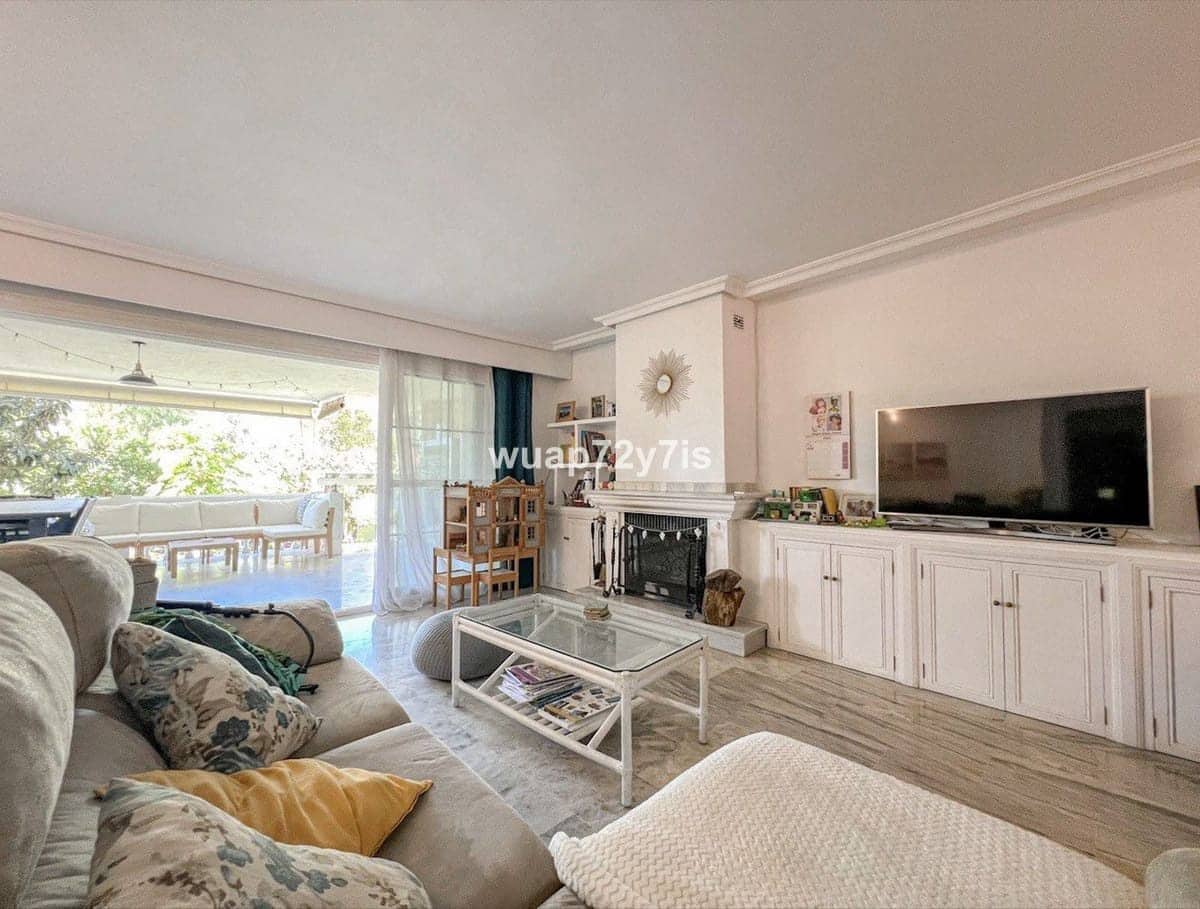 6 soverom Hus til salgs i El Paraiso med svømmebasseng - € 650 000 (Ref: 9347111)