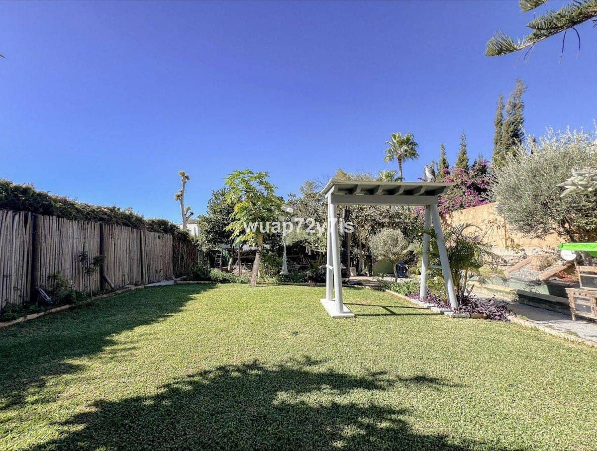 6 soverom Hus til salgs i El Paraiso med svømmebasseng - € 650 000 (Ref: 9347111)