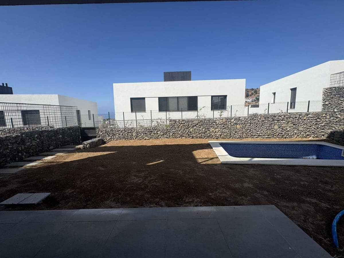 3 soveværelse Semi-Rækkehus til salg i Riviera del Sol - € 635.000 (Ref: 9347112)