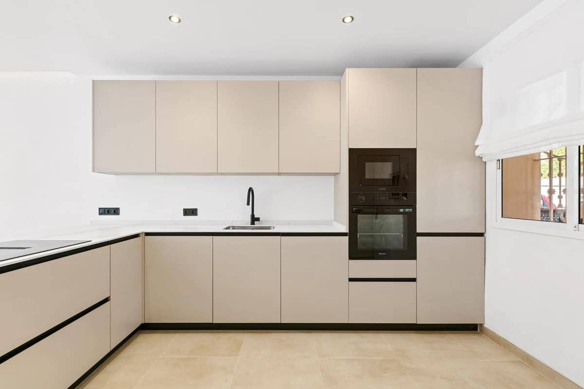 3 makuuhuone Huoneisto myytävänä paikassa Nueva Andalucia mukana uima-altaan - 725 000 € (Ref: 9353371)