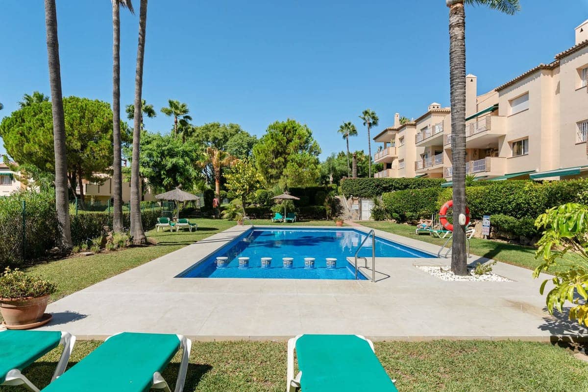 3 makuuhuone Huoneisto myytävänä paikassa Nueva Andalucia mukana uima-altaan - 725 000 € (Ref: 9353371)