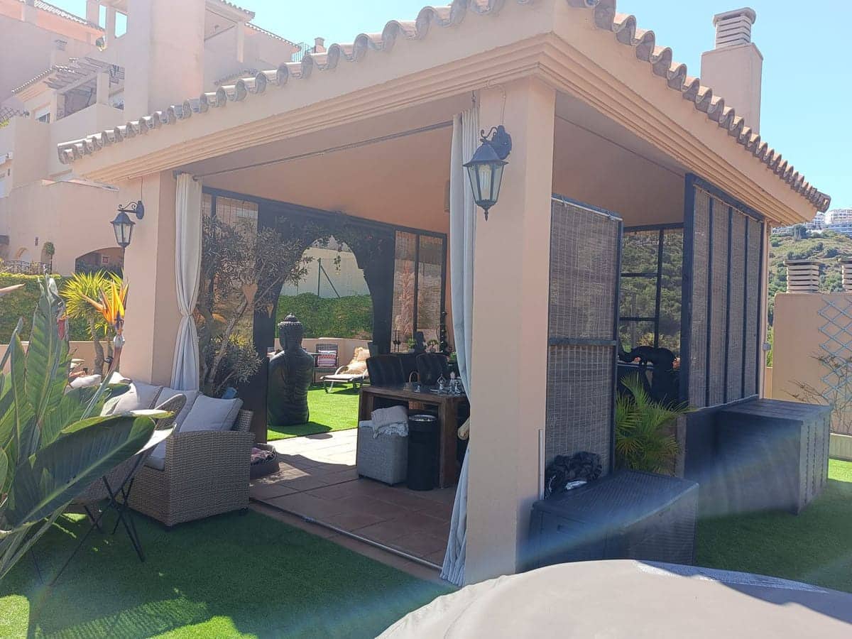 3 quarto Apartamento para venda em Calahonda com piscina - 690 000 € (Ref: 9359059)