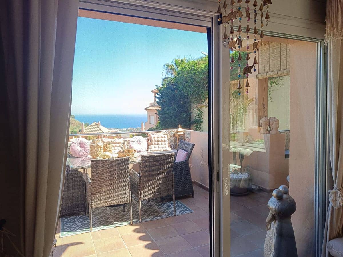 3 quarto Apartamento para venda em Calahonda com piscina - 690 000 € (Ref: 9359059)