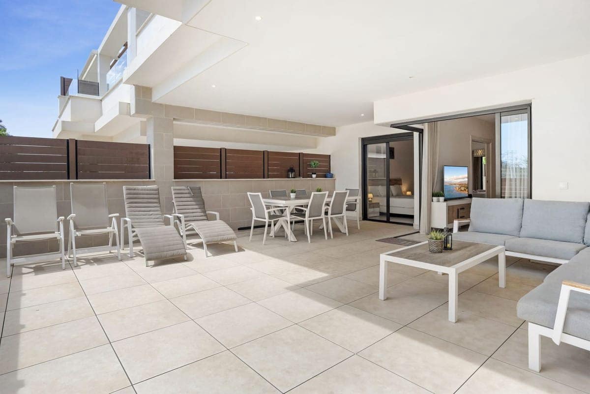 3 bedroom Apartment for sale in La Cala de Mijas with pool - € 680,000 (Ref: 9359061)