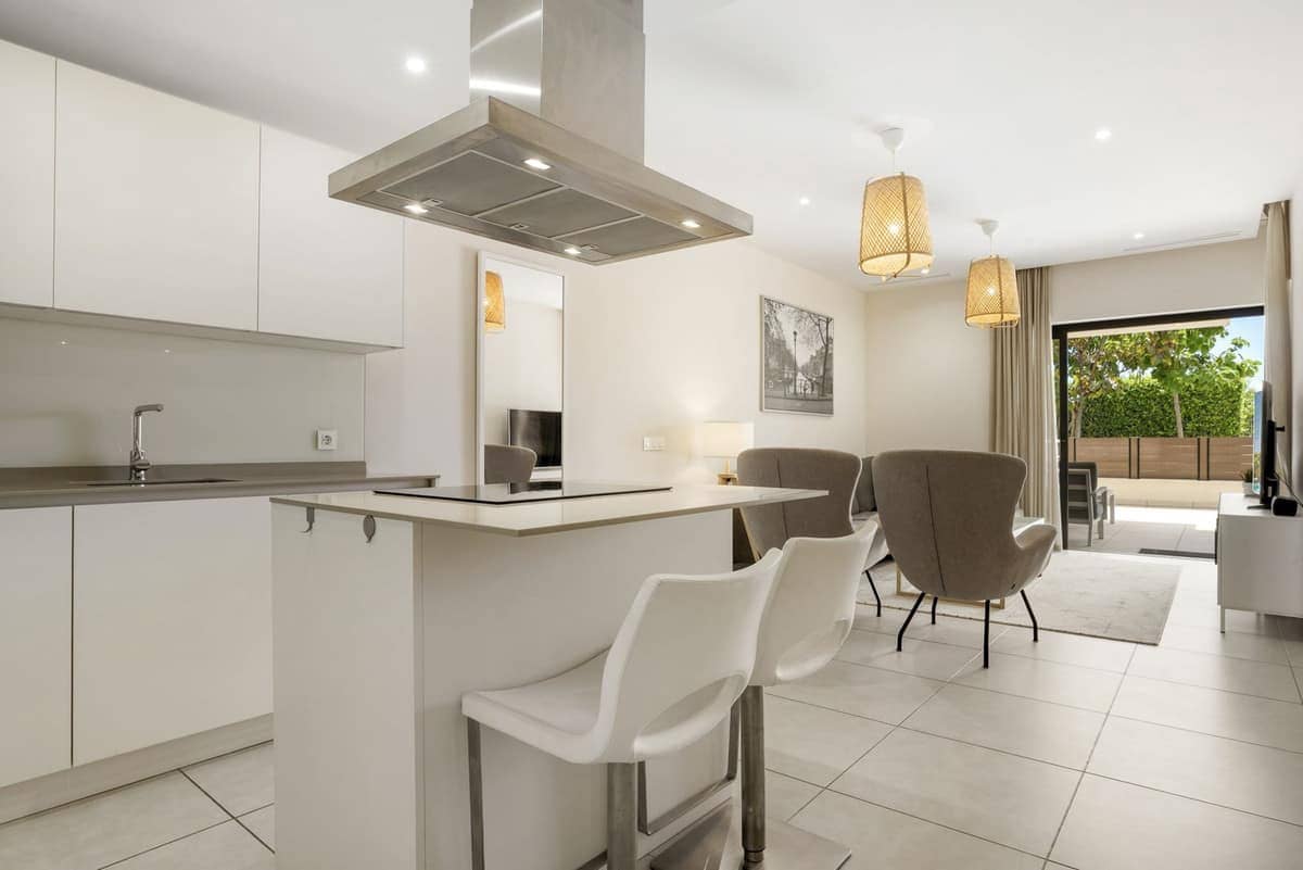 3 bedroom Apartment for sale in La Cala de Mijas with pool - € 680,000 (Ref: 9359061)