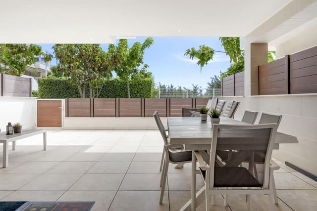 3 bedroom Apartment for sale in La Cala de Mijas, Mijas with pool - € 680,000 (Ref: 9359061)