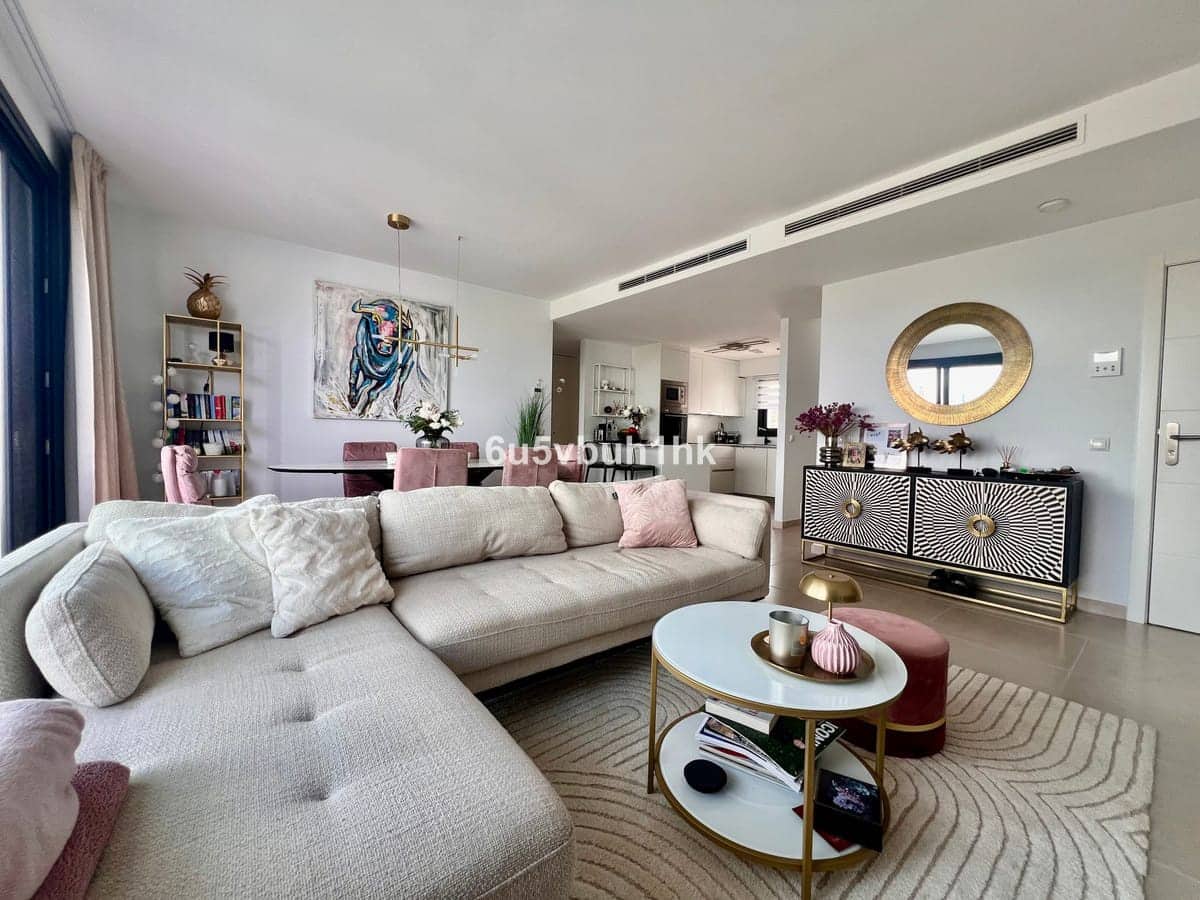 3 bedroom Apartment for sale in Mijas Costa with pool - € 650,000 (Ref: 9359063)