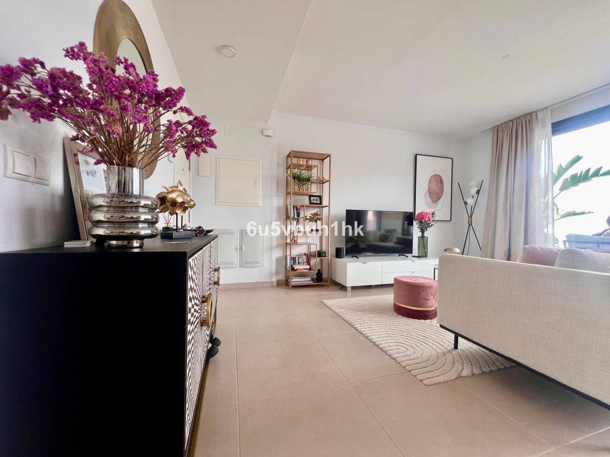 3 soveværelse Lejlighed til salg i Mijas Costa med swimmingpool - € 619.900 (Ref: 9359063)