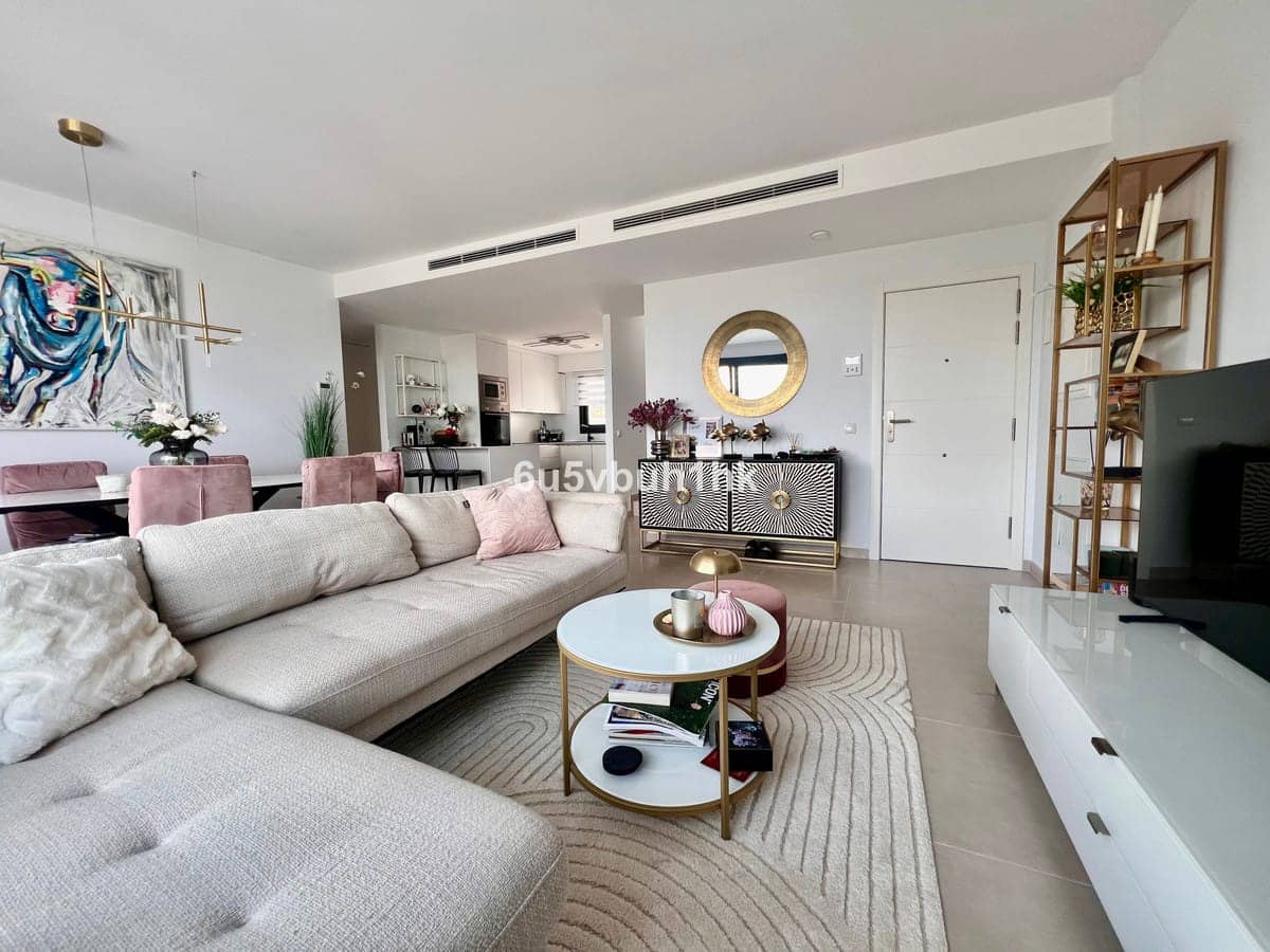 3 soveværelse Lejlighed til salg i Mijas Costa med swimmingpool - € 619.900 (Ref: 9359063)