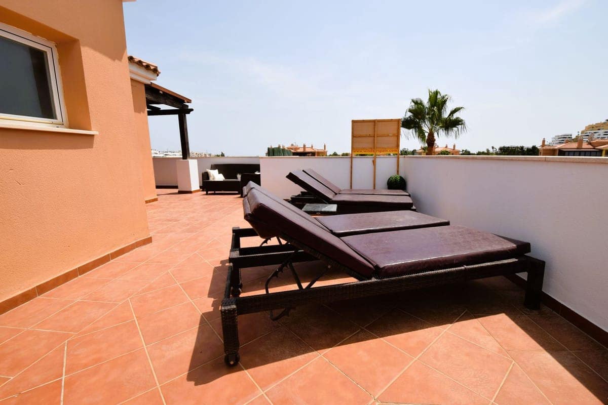 2 bedroom Apartment for sale in La Cala de Mijas with pool - € 475,000 (Ref: 9359074)