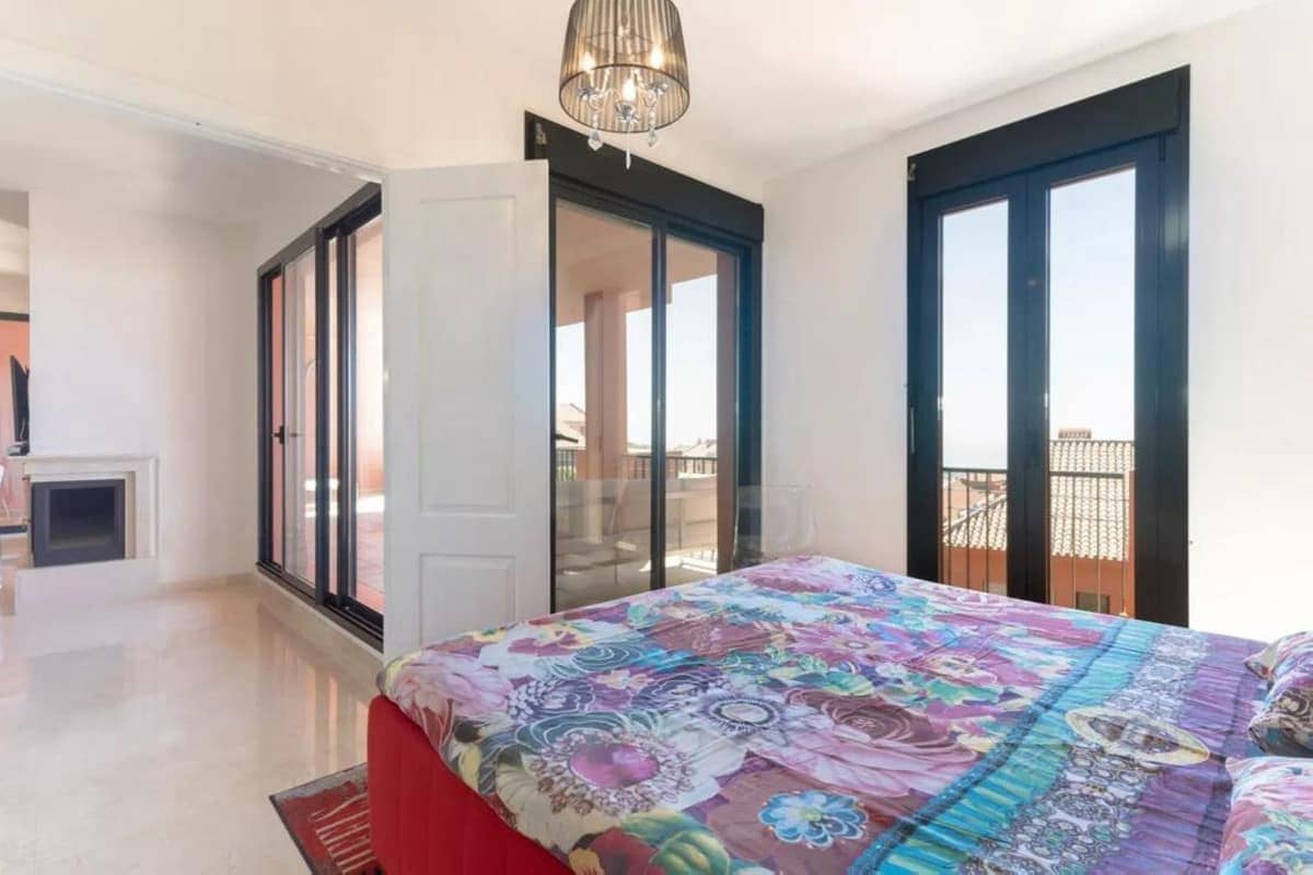 2 bedroom Apartment for sale in Calahonda with pool - € 447,500 (Ref: 9359076)