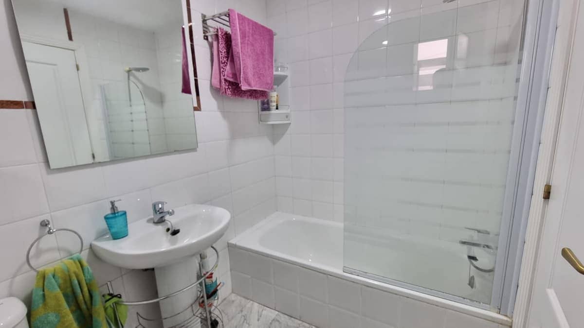 2 makuuhuone Huoneisto myytävänä paikassa San Luis de Sabinillas mukana uima-altaan - 289 000 € (Ref: 9359087)