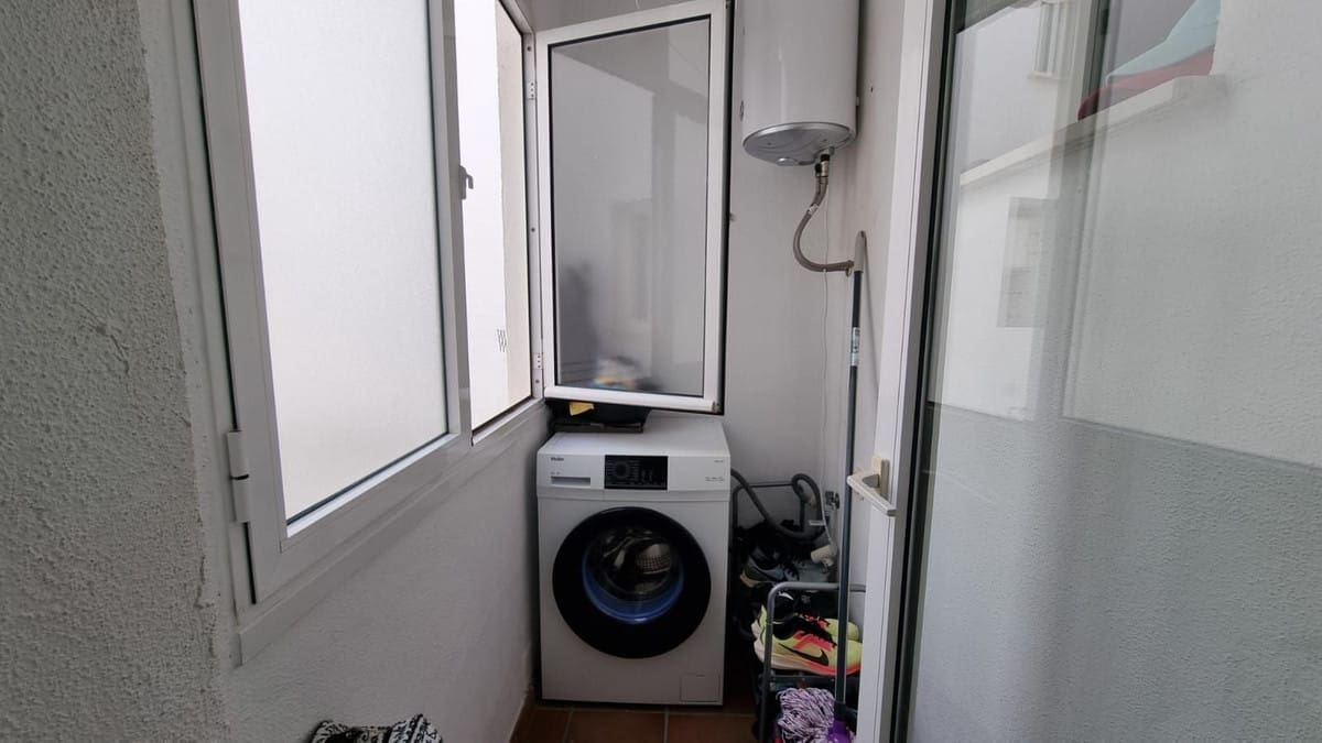 2 makuuhuone Huoneisto myytävänä paikassa San Luis de Sabinillas mukana uima-altaan - 289 000 € (Ref: 9359087)