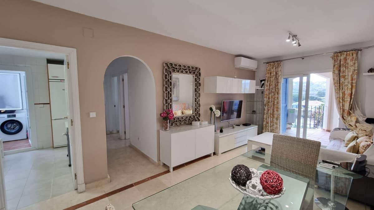 2 makuuhuone Huoneisto myytävänä paikassa San Luis de Sabinillas mukana uima-altaan - 289 000 € (Ref: 9359087)