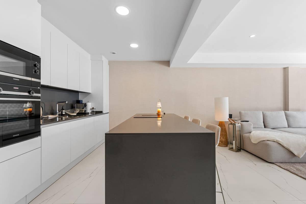 2 bedroom Apartment for sale in Casares with pool - € 649,000 (Ref: 9359088)