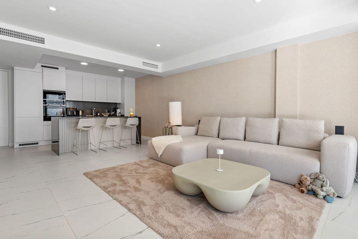 2 bedroom Apartment for sale in Casares with pool - € 649,000 (Ref: 9359088)