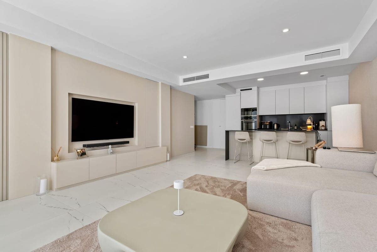 2 bedroom Apartment for sale in Casares with pool - € 649,000 (Ref: 9359088)