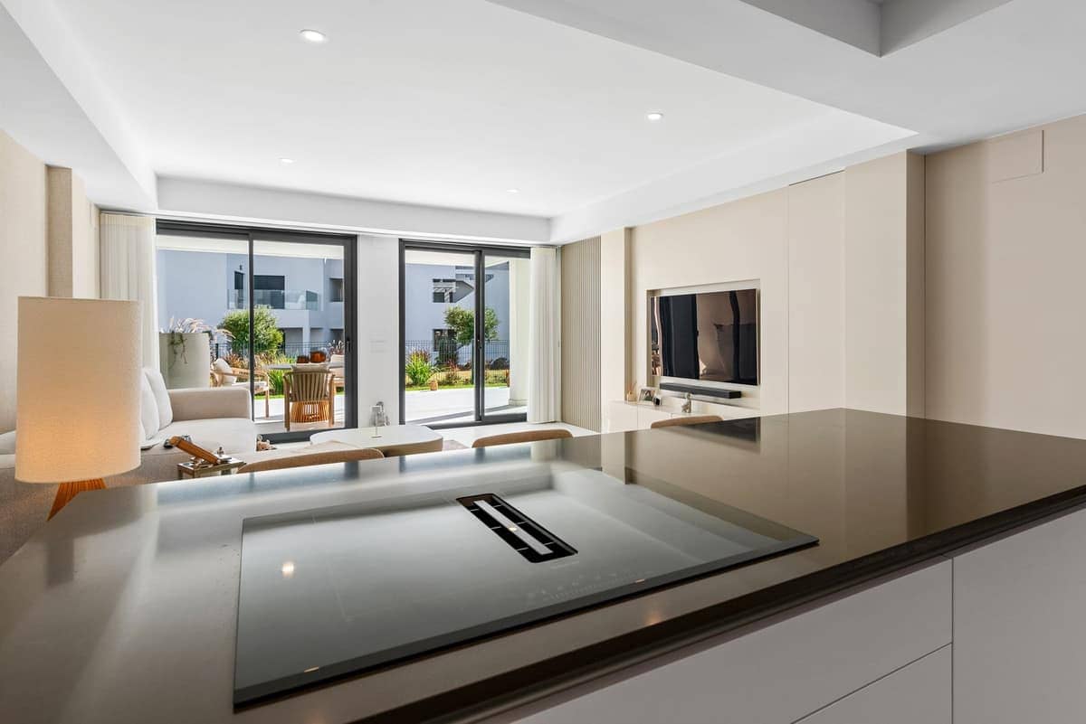 2 bedroom Apartment for sale in Casares with pool - € 649,000 (Ref: 9359088)