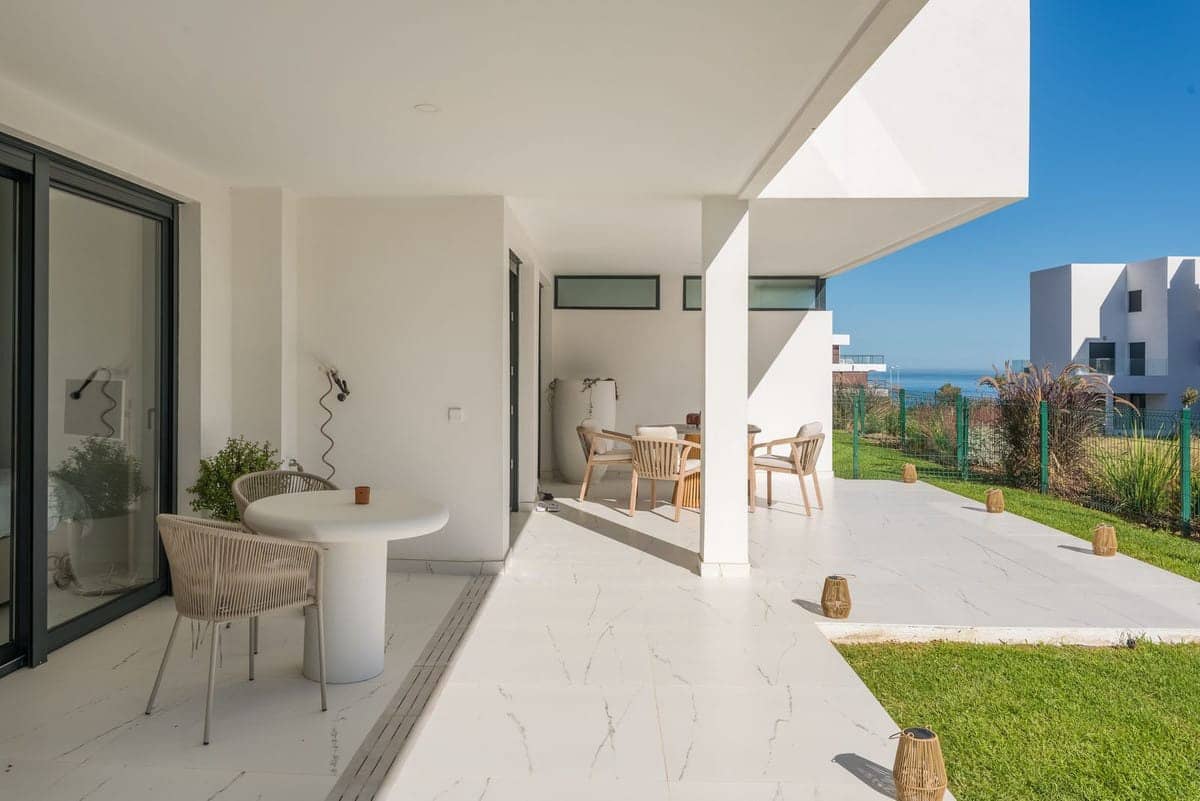 2 bedroom Apartment for sale in Casares with pool - € 649,000 (Ref: 9359088)