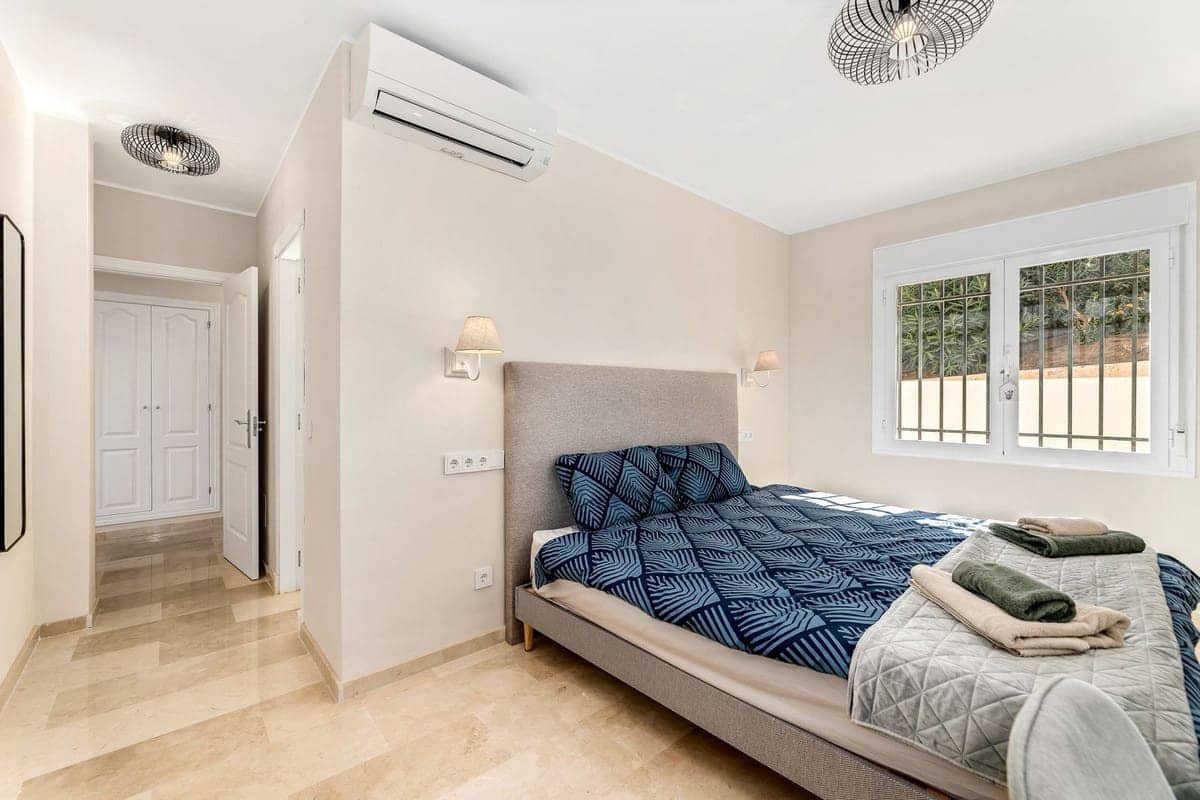 4 sypialnia Dom na sprzedaż w Riviera del Sol z basenem - 699 000 € (Ref: 9359093)